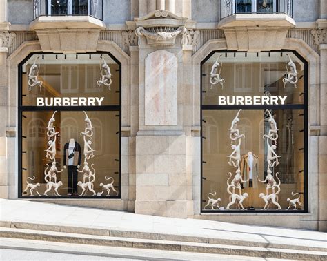 Find Burberry Stores in Portugal 